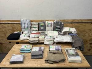 lot 98 image: Lot of Window Coverings