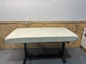 lot 119 image: Mattress- Single