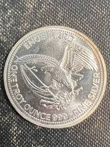 1 TROY OZ .999 FINE SILVER 1985 AMERICAN PROSPECTOR ROUND