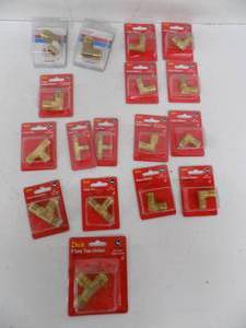 lot 56 image: 11 - Fittings 38 - 12 Flared Elbows