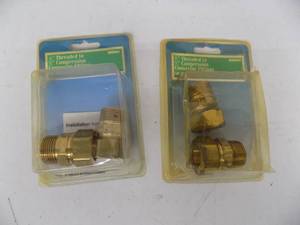 lot 64 image: 2 - 34 x 34 Compression Fittings