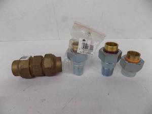 lot 67 image: 4 Plumbing Fittings 1 Coupling Solder, Dielectric Union Male