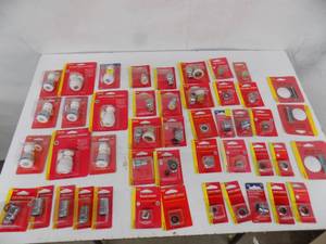 lot 206 image: 46 Lot of Plumbing Items (smalls)