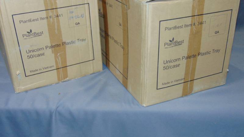 lot 53 image: Plant Best Unicorn Palette Trays - 2 Cases of 50