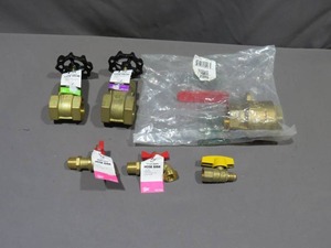 lot 89 image: Mixed Lot - 1 14 Gate Valve, 1 12 Gate Valve, Brass Ball Valve with Threaded Ends, 1-12 in., Lead Free, 12 HD Hose Bibb(2), Brass 12 Gas Shut Off Valve