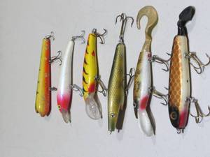 lot 62 image: Mixed Lot of MuskieNorthern Lures (6)