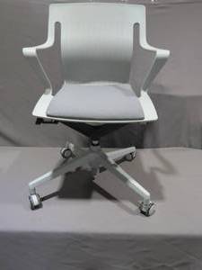 lot 97 image: NewAssembled Safco Grey OfficeDesk Chair