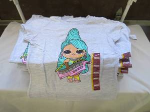 lot 31A image: Girl LOL Urprie Hort Leeve Graphic T-hirt - Charcoal Gray Size Small (Quantity of 36 Shirts)