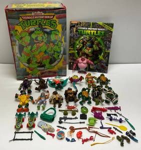 Vintage TMNT Carrying Case With Figures & More