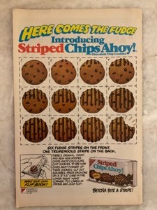 lot 123 image: Set of 3 Comics, Justice League No3, Justice League No5, Justice League International No8.