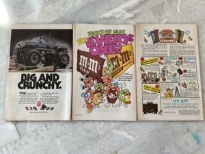 lot 197 image: Set of 3 DC Comics.