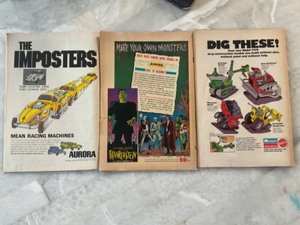 lot 214 image: Set of 3 DC Comics.