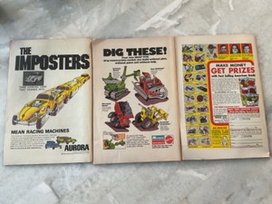 lot 222 image: Set of 3 DC Comics.