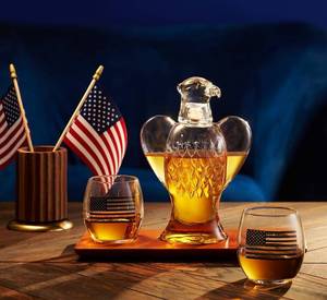 lot 15 image: Goding Whiskey Decanter and Glasses