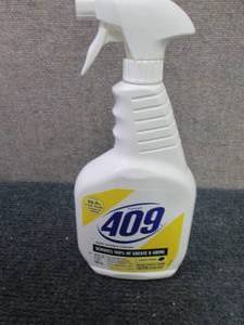 lot 20 image: 9-32 oz  MultiSurface Cleaner...