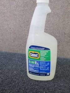 lot 29 image: 8 -qt Comet Disinfecting Cleaner...