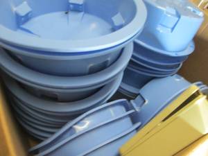 lot 40 image: Box of Blue Basins...
