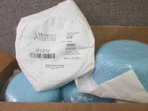 lot 48 image: Box of Medegen 32 oz Peel Pouch Blu...