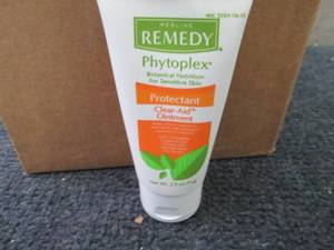 lot 55 image: 22- 2.5 oz Phtoplex Protectant Clea...