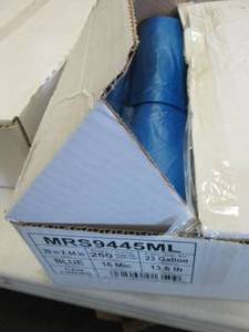 lot 92 image: Case of 250- 23 Gallon 29x44 inch B...