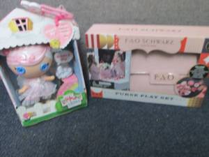 lot 136 image: Purse Play Set, LaLaLoopsy Littles...