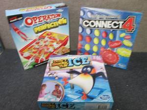 lot 141 image: Operation, Connect 4, Dont Break t...