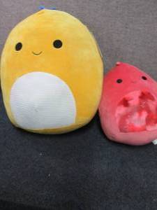 lot 155 image: 2 Squishmallows...