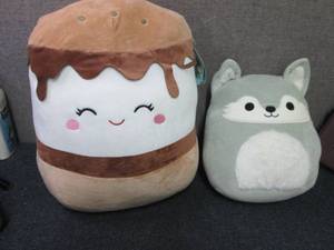 lot 156 image: 2 Squishmallows...
