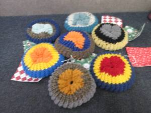 lot 175 image: 7 Soft Knit Flyers (throw like Fris...