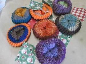 lot 176 image: 7 Soft Knit Flyers (throw like Fris...