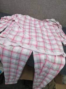 lot 191 image: 1X Plaid Winter Pajamas...