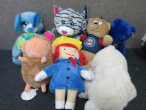 lot 202 image: 7 Assorted Plush...