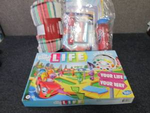 lot 228 image: Spiderman Set, Throw, Life Game...