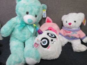 lot 231 image: 4 Assorted Plush...