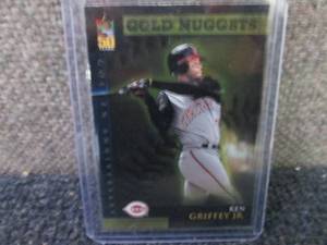lot 255 image: 2000 Topps Ken Griffey Jr. Card...