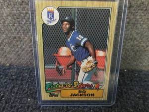 lot 256 image: Topps Bo Jackson Rookie Card...