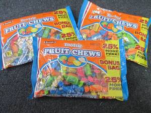 lot 407 image: 3- 18 oz Tootsie Fruit Chews...