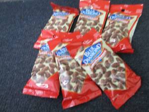 lot 456 image: 6- 4 oz Blue Diamond Smokehouse Alm...