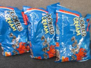 lot 486 image: 3- 21 oz Bags Malt O Meal Cookies &...
