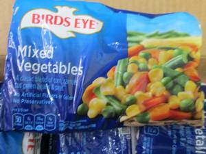 lot 525 image: 12- 16 oz pkg FROZEN Birds Eye Clas...