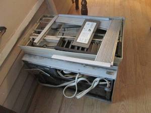 Large Vintage 220v 14,000BTU air conditioning unit rated by Aham Standard