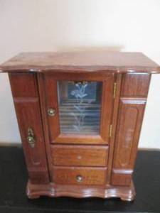 Vintage Wood compartmentalized dresser top setting jewelry box