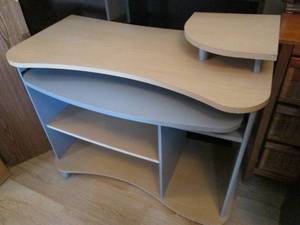 A Modern days space saving sectionalized students desk with a painted style and natural wood look