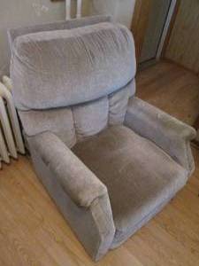Vintage yet nice Upholstered stationery recliner