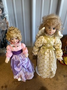 3 collectable Dolls