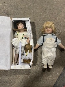 2 dolls