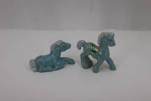 lot 9 image: Rosemeade Horse Salt & Pepper Shakers
