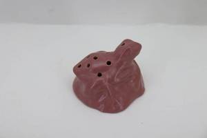 lot 16 image: Rosemeade Pink Frog Flower Holder