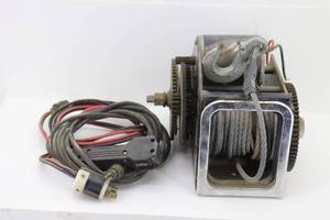lot 61 image: 12V HD Winch