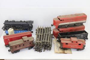 lot 77 image: Lionel Train Pieces